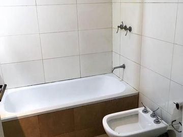 Victoria, departamento de 3 ambientes con cochera y baulera