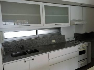 Victoria, departamento de 3 ambientes con cochera y baulera