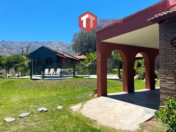 Casa en  Los Estribos