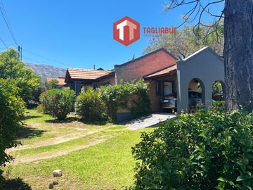 Casa en  Los Estribos