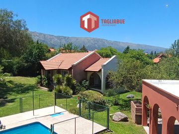 Casa en  Los Estribos