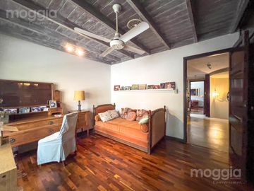 Sobre la mejor calle de Santa Rita, Casa con 4 Dormitorios, Parque, Pileta y Parrilla