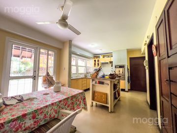Sobre la mejor calle de Santa Rita, Casa con 4 Dormitorios, Parque, Pileta y Parrilla