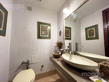 Sobre la mejor calle de Santa Rita, Casa con 4 Dormitorios, Parque, Pileta y Parrilla