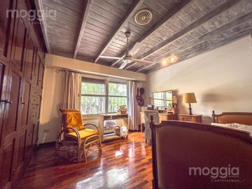 Sobre la mejor calle de Santa Rita, Casa con 4 Dormitorios, Parque, Pileta y Parrilla