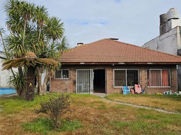 Pacheco - Zeballos al 1000 -  Casa lote propio para uso comercial y vivienda