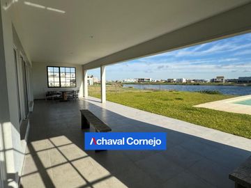 Casa al agua a estrenar  en venta de 4 dormitorios - Barrio Costas - Puertos