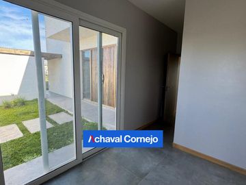 Casa al agua a estrenar  en venta de 4 dormitorios - Barrio Costas - Puertos