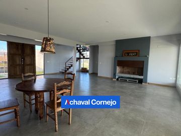 Casa al agua a estrenar  en venta de 4 dormitorios - Barrio Costas - Puertos