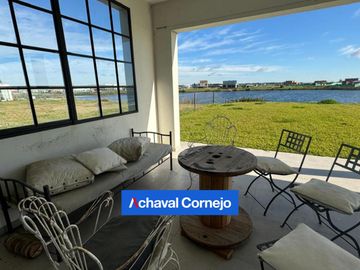 Casa al agua a estrenar  en venta de 4 dormitorios - Barrio Costas - Puertos