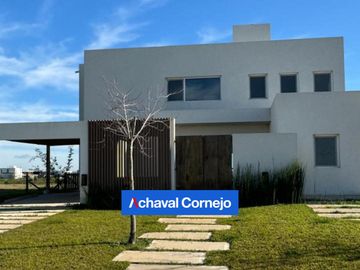 Casa al agua a estrenar  en venta de 4 dormitorios - Barrio Costas - Puertos