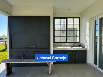 Casa al agua a estrenar  en venta de 4 dormitorios - Barrio Costas - Puertos