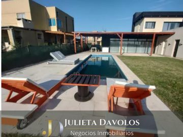 Casa a laguna 5 ambiente en venta en San Sebastian Área 1