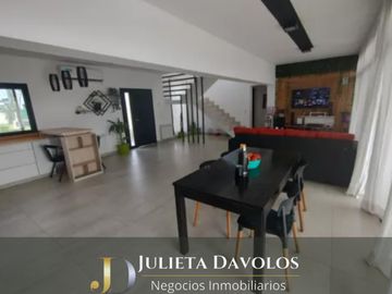 Casa a laguna 5 ambiente en venta en San Sebastian Área 1