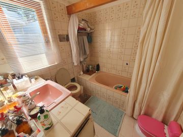 CASA tipo PH 2 PLANTAS  EN CALLE CORTADA POSIBILIDAD DE  3 UNIDADES.
