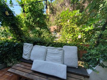 CASA tipo PH 2 PLANTAS  EN CALLE CORTADA POSIBILIDAD DE  3 UNIDADES.