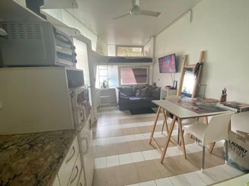 CASA tipo PH 2 PLANTAS  EN CALLE CORTADA POSIBILIDAD DE  3 UNIDADES.