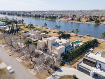 Venta Casa 5 dormitorios Puerto Roldán