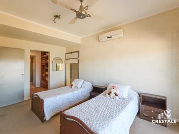 Venta Casa 5 dormitorios Puerto Roldán