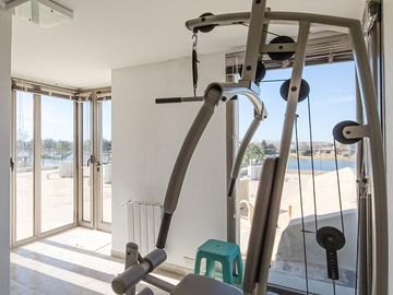 Venta Casa 5 dormitorios Puerto Roldán