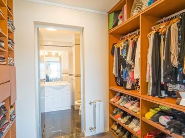 Venta Casa 5 dormitorios Puerto Roldán