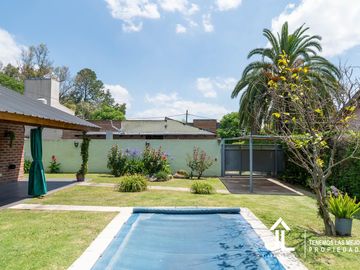 Propiedad a la venta en el pueblo de Los Cardales