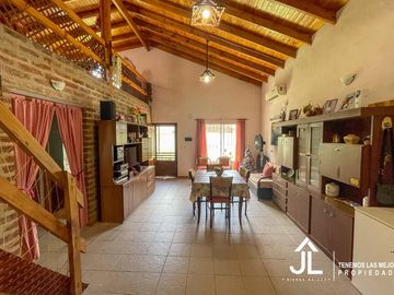 Propiedad a la venta en el pueblo de Los Cardales
