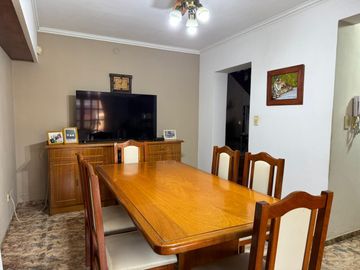 CASA VENTA 3 DORMITORIOS JARDIN PISCINA FUNES SANTA FE