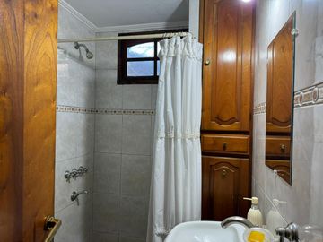 CASA VENTA 3 DORMITORIOS JARDIN PISCINA FUNES SANTA FE
