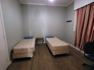 Casa en venta - 4 Dormitorios 3 Baños 1 Cochera - 330Mts2 - Miramar