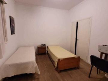 Casa en venta - 4 Dormitorios 3 Baños 1 Cochera - 330Mts2 - Miramar