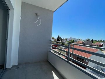 Departamento a estrenar semipiso de 2 ambientes con balcón doble