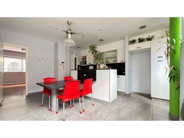 Venta | Casa de cuatro dormitorios en Rosario.