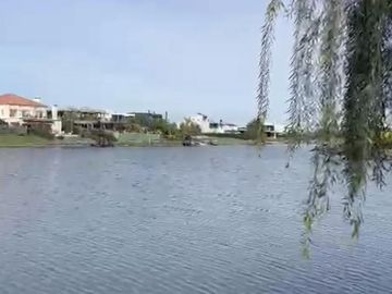 Lote al Lago en Venta en Virazon