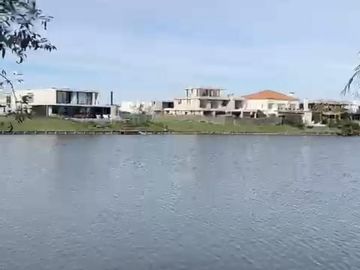 Lote al Lago en Venta en Virazon