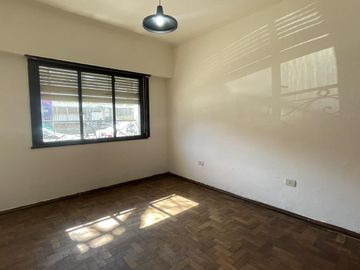 Departamento de 2 dormitorios en venta en La Plata