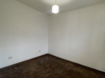 Departamento de 2 dormitorios en venta en La Plata