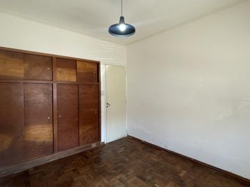 Departamento de 2 dormitorios en venta en La Plata