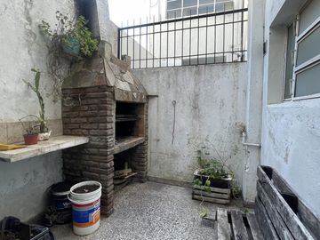 Departamento de 2 dormitorios en venta en La Plata