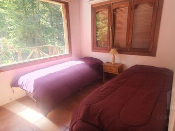 Casa en venta en Villa La Angostura sobre importante fracción en  Arauco