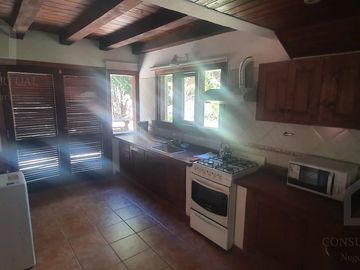 Casa en venta en Villa La Angostura sobre importante fracción en  Arauco