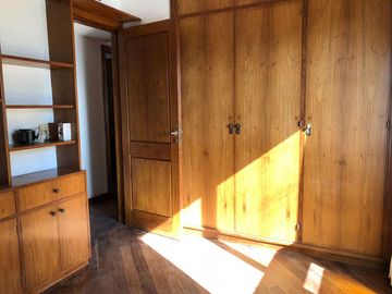 Departamento 5 ambientes en Olivos, de Libertador al rio con 2 cocheras y baulera !