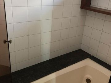 Departamento 5 ambientes en Olivos, de Libertador al rio con 2 cocheras y baulera !