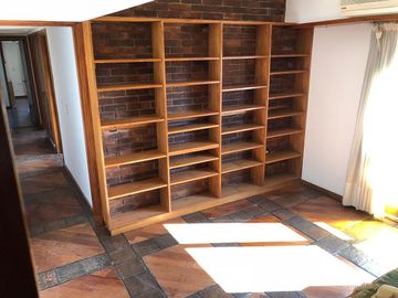 Departamento 5 ambientes en Olivos, de Libertador al rio con 2 cocheras y baulera !
