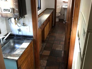 Departamento 5 ambientes en Olivos, de Libertador al rio con 2 cocheras y baulera !