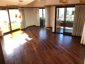 Departamento 5 ambientes en Olivos, de Libertador al rio con 2 cocheras y baulera !