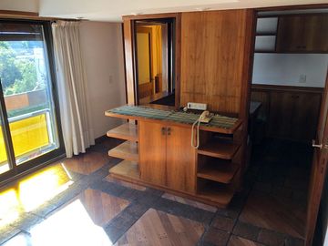 Departamento 5 ambientes en Olivos, de Libertador al rio con 2 cocheras y baulera !