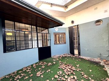 Casa tipo PH al frente a pasos de la estacion