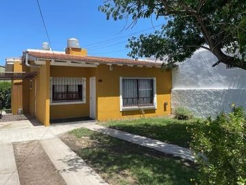 Casa en venta - 1 Dormitorio 1 Baño - 260mts2 - Miramar