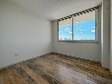 Departamento de 2 dormitorios, 2 cocheras, con terraza exclusiva y amenities